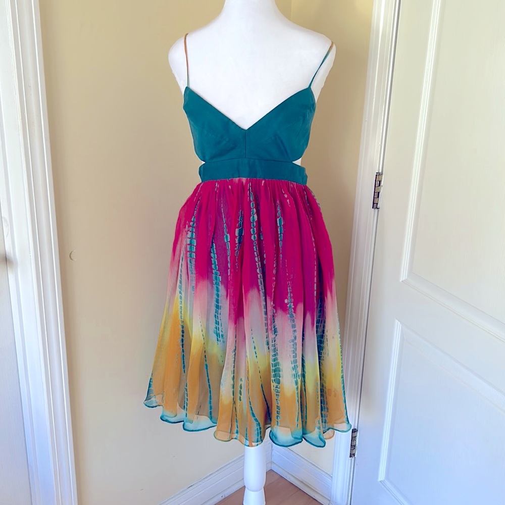 BCBG Maxazria, 100% silk, size 8, beautiful beautiful dress!